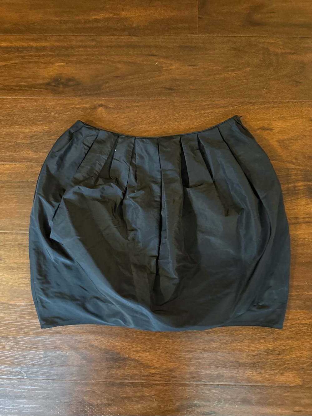 H&M bubble mini skirt size 6